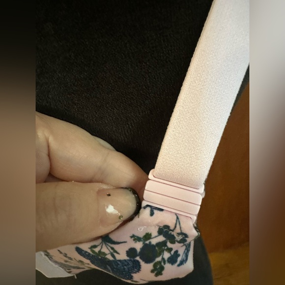 Victoria Secret Bra EUC - Picture 6 of 9